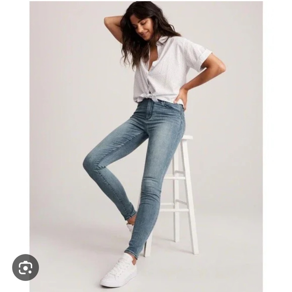 Abercrombie Simone High Rise Super Skinny Jean Medium Wash